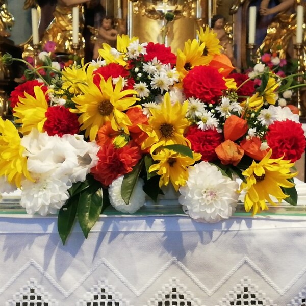 Blumenschmuck / Maria Bauernberger